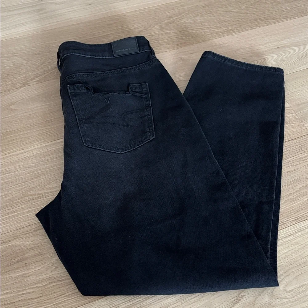 AE (10) Mom Jean Destroyed Black Comfort Stretch Waistband High Rise NWT - Picture 9 of 10